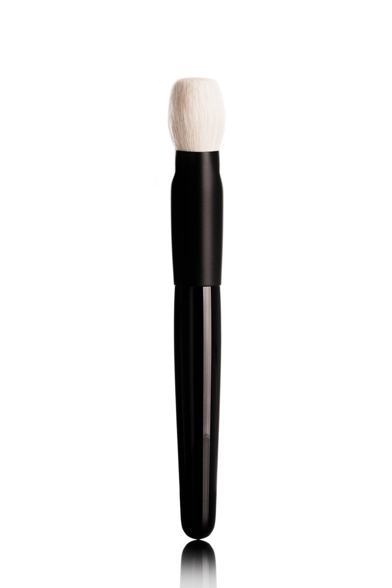 F4 Foundation Brush