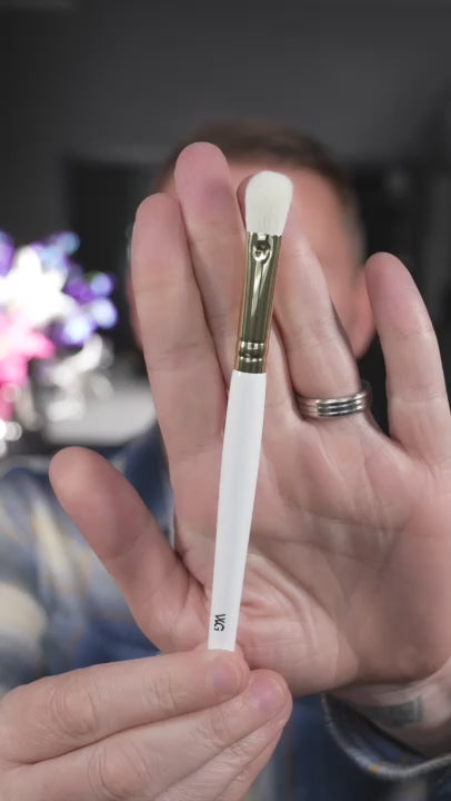 7 Hooded Eye Brush